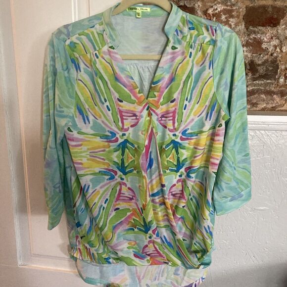 Trisha Tyler Tops - Trisha Tyler Top Medium Button Sleeves Floral Excellent Condition Stretch Relax